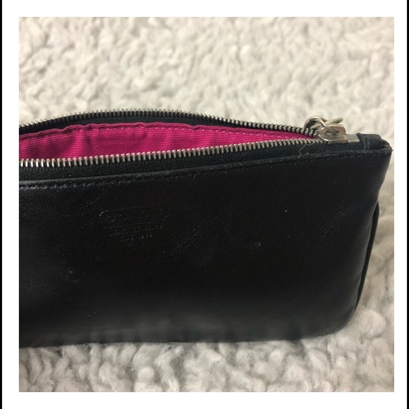 coach leather wristlet hot pink satin inside - Picture 2 of 6